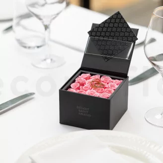 Box of 16 Preserved roses Pink