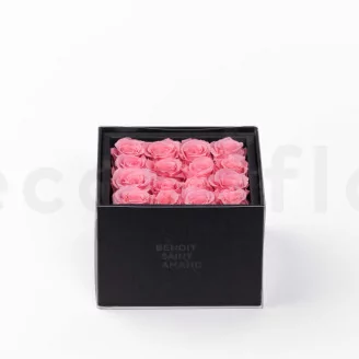 Box of 16 Preserved roses Pink