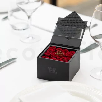 Box of 16 Preserved roses Red