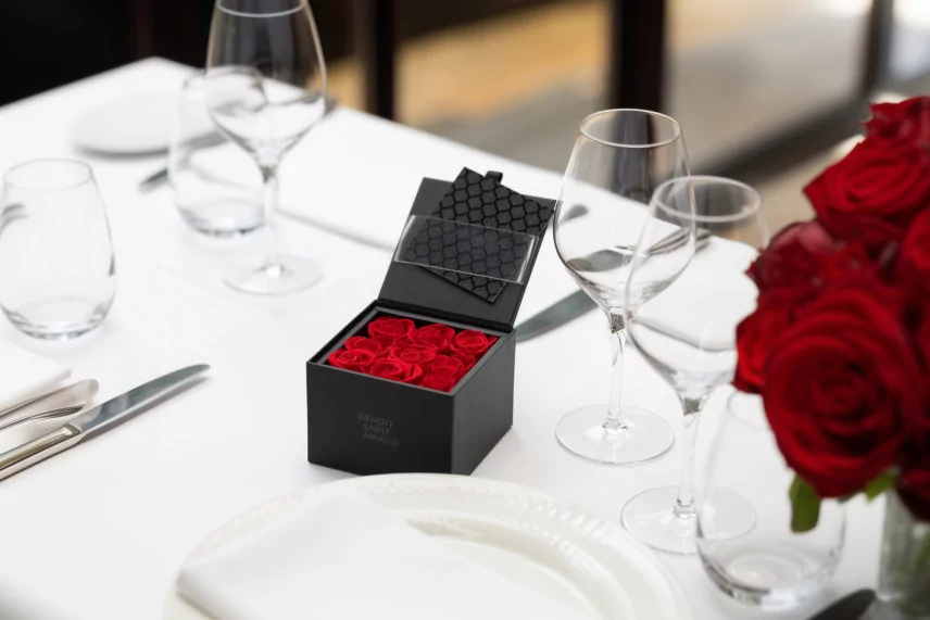 Box of 9 Preserved roses Red