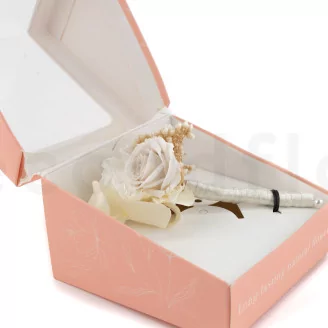 Boutonniere White