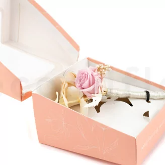 Boutonniere Pink
