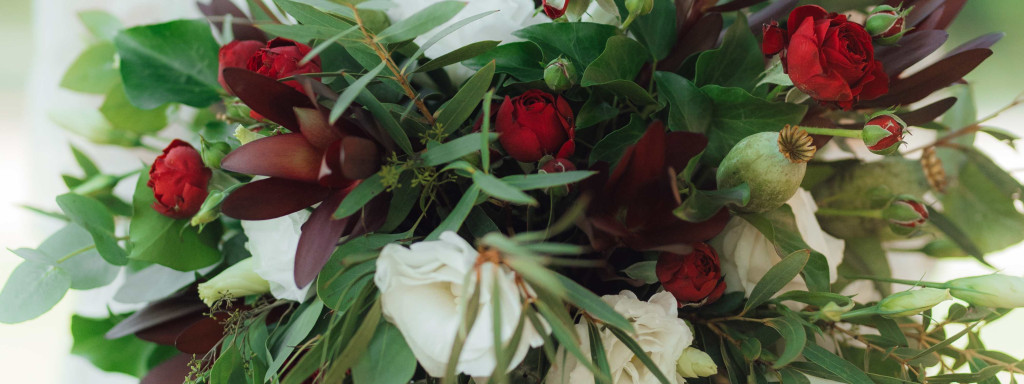 Why using fresh flowers for a wedding is overrated?